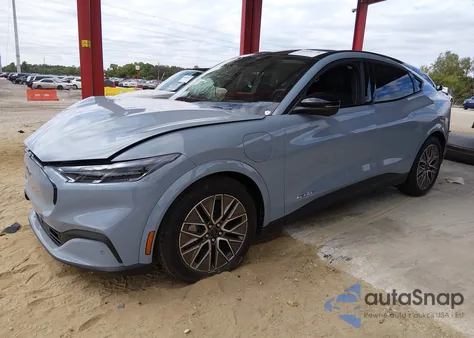 2025 Ford Mustang Mach-E Premium z USA, uszkodzony, nr VIN 3FMTK3R75SMA27103